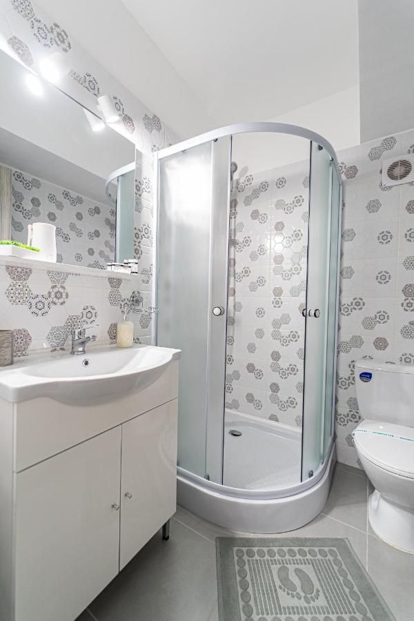 Delux Suite Бакэу Экстерьер фото