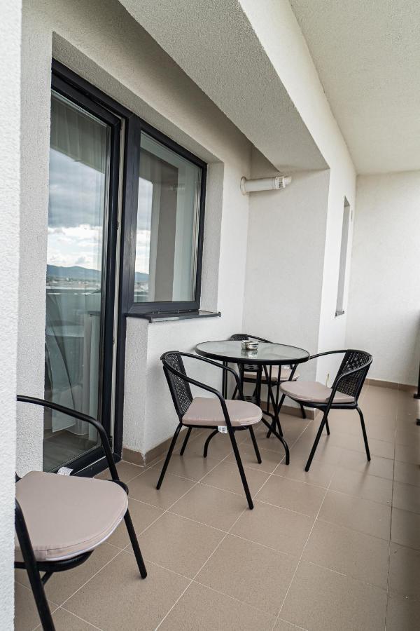 Delux Suite Бакэу Экстерьер фото