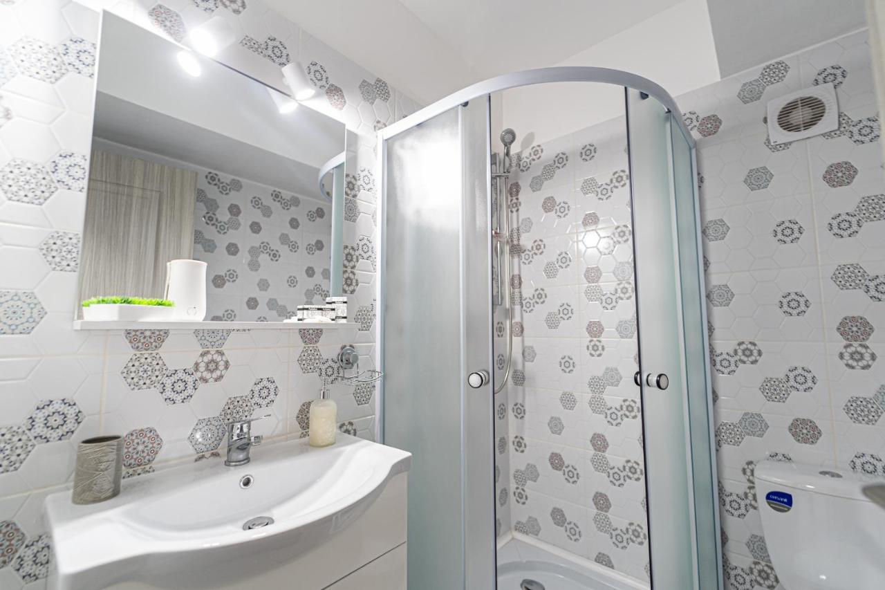 Delux Suite Бакэу Экстерьер фото
